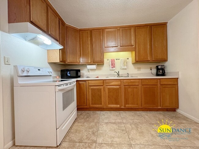 Building Photo - Charming 3-Bedroom Home located in between Hurlburt and Eglin AFB!