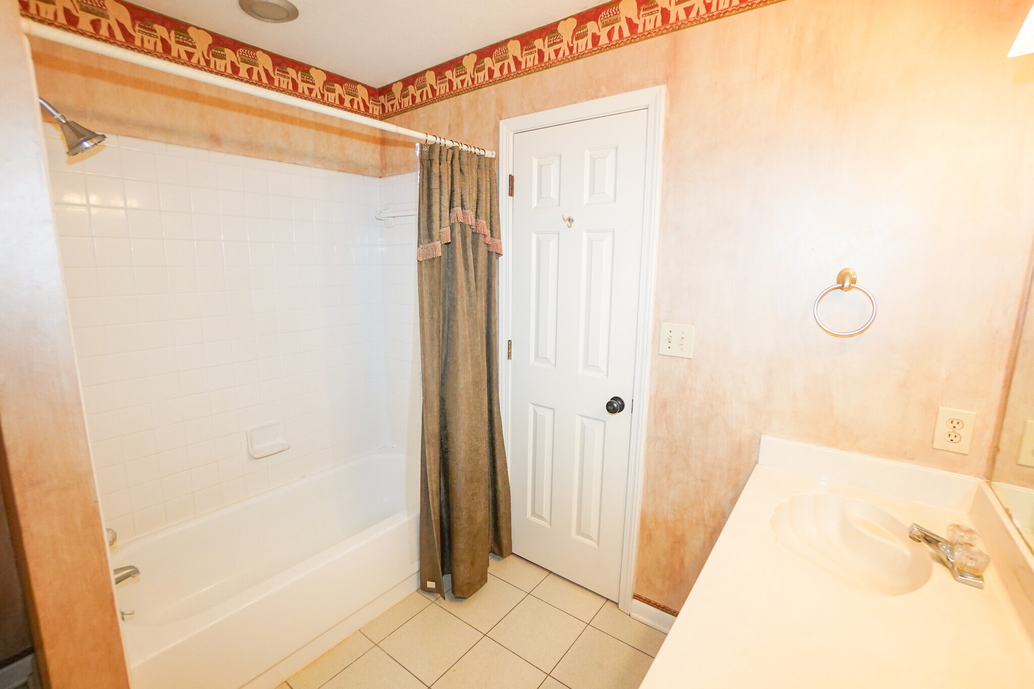 Building Photo - 325 Mockingbird Ln