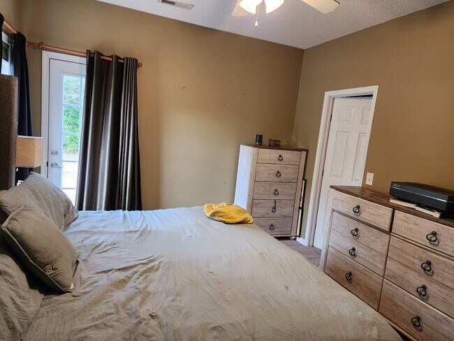 Building Photo - ~~~ LORDS CREEK ~~~