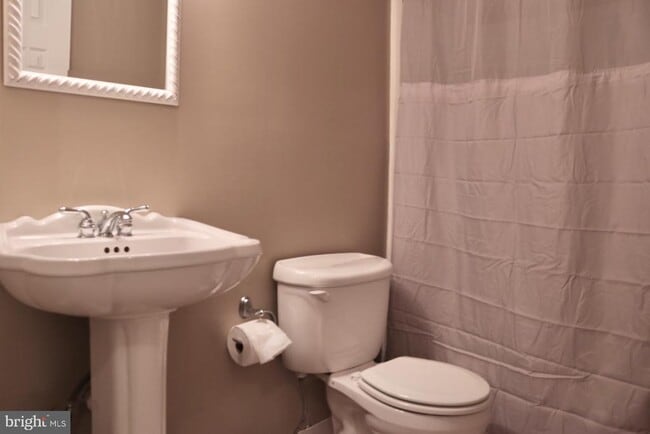 Building Photo - 103 Woodhollow Dr