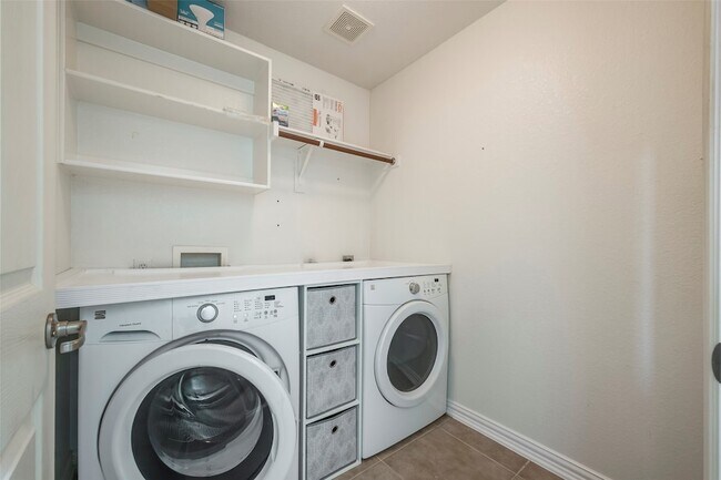 Building Photo - 12305 Durango Root Dr