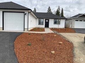 Building Photo - Brand New Beautiful Home