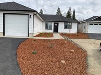 Building Photo - Brand New Beautiful Home
