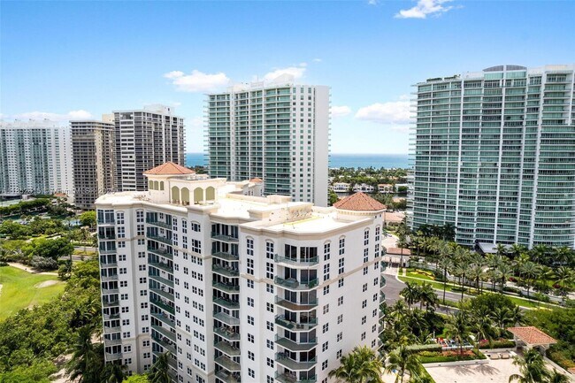 Building Photo - 20000 E Country Club Dr