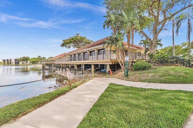 Building Photo - 109 Lake Emerald Dr