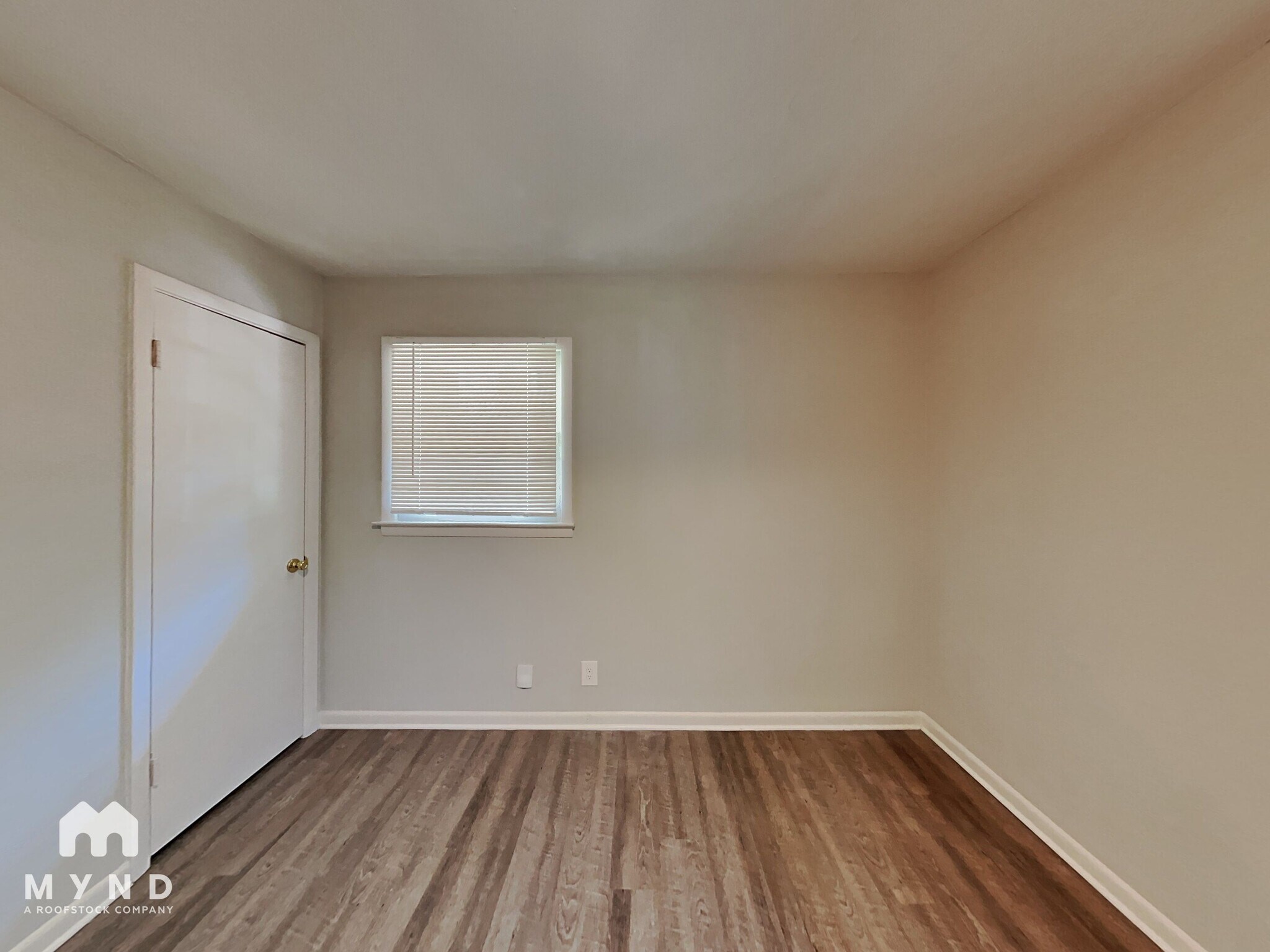 Building Photo - 2731 Carriage Ln