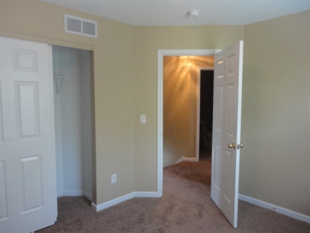 Building Photo - 7714 Sycamore Woods Ln