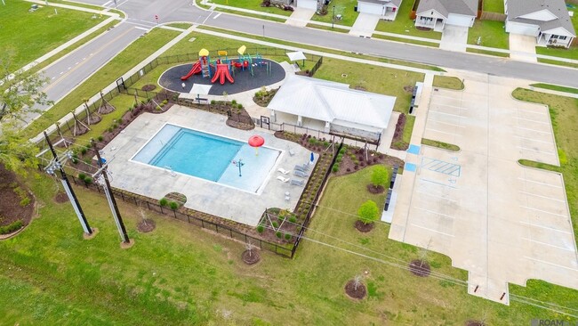 Building Photo - 629 Correns Ln