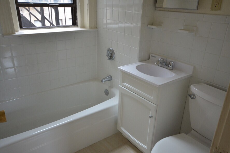 Building Photo - 1114 Commonwealth Ave