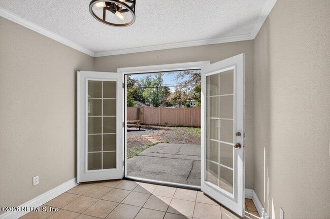 Building Photo - 518 Tuxedo Ct