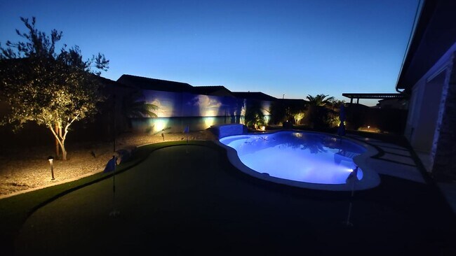 Building Photo - Beautiful 3 bedroom with pool in Cantamia!