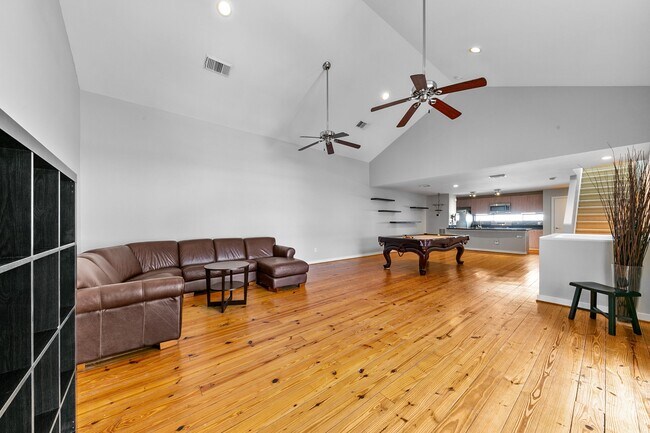Building Photo - 2614 Chenevert St