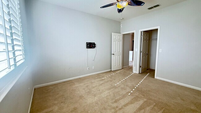 Building Photo - New listing! Bright and Spacious, Close to Parks and Trails