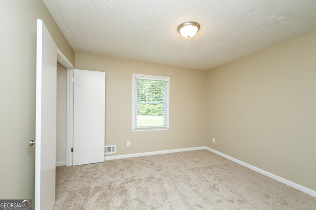Building Photo - 4315 Housworth Dr