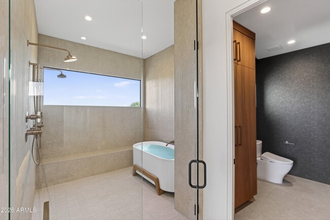 Building Photo - 9067 E Rimrock Dr