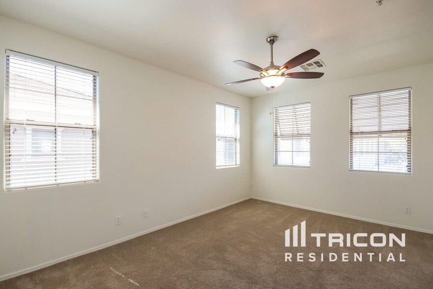 Building Photo - 1250 S Rialto