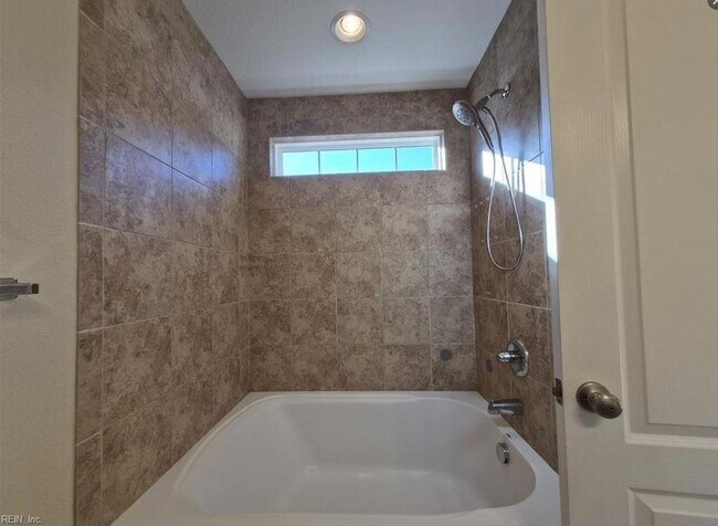 Building Photo - 279 Tigerlilly Dr