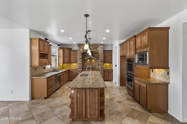 Building Photo - 18330 W Woodrow Ln