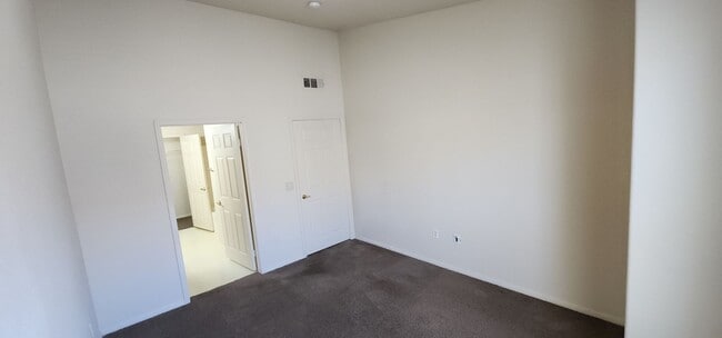 Building Photo - Fantastic 2Bed/2Bath Condo in Southwest Area
