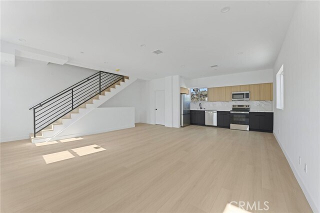 Building Photo - 4511 Rosewood Ave