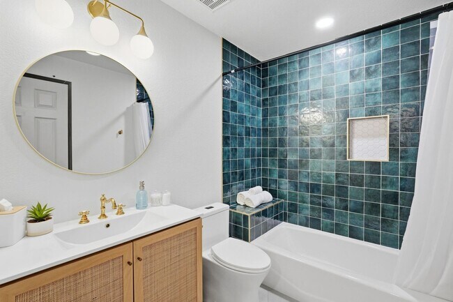 Building Photo - First-Floor 2-Bedroom Condo | The Racquet Club – Scottsdale