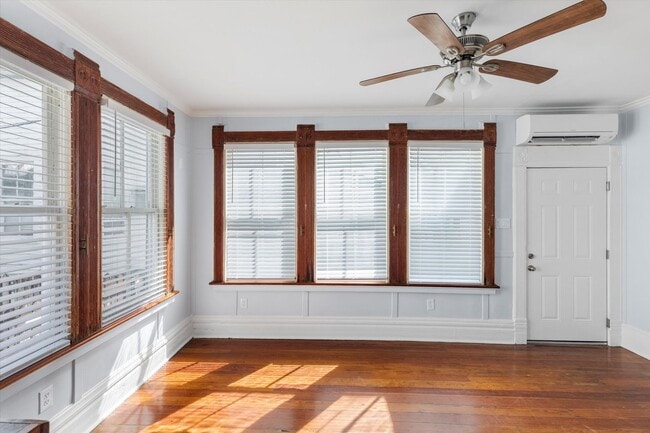 Building Photo - 532 Fleming St