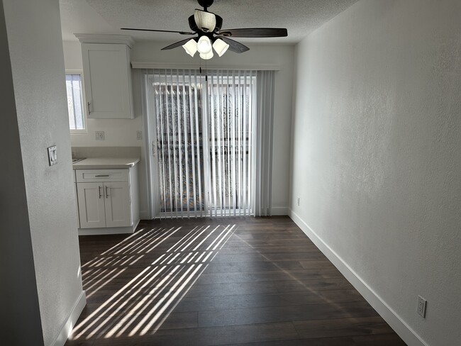 Dining area - 3834 Eagle St