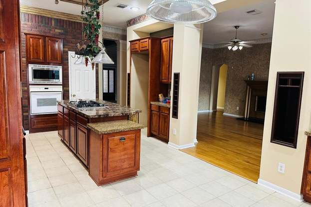 Building Photo - 17014 Sandestine Dr