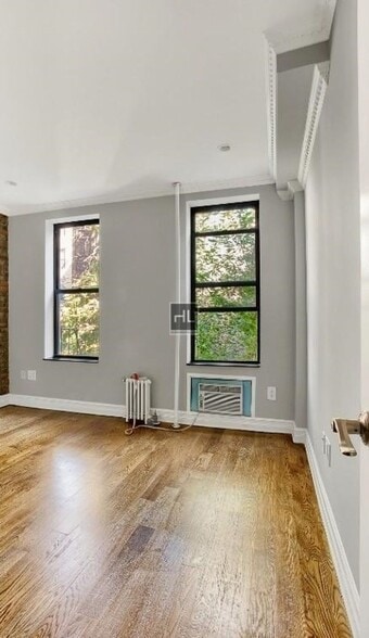 Building Photo - East 10th Street