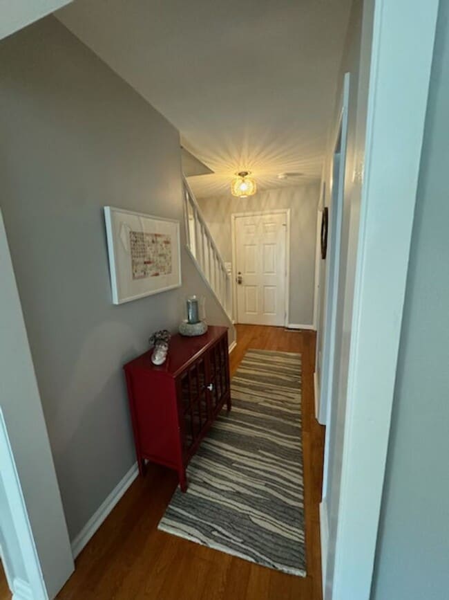 Building Photo - 204 Huntington Ln