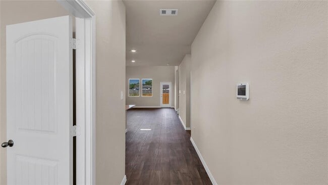 Building Photo - 128 Palo Pinto Dr