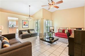 Building Photo - 2210 SE 6th Ct