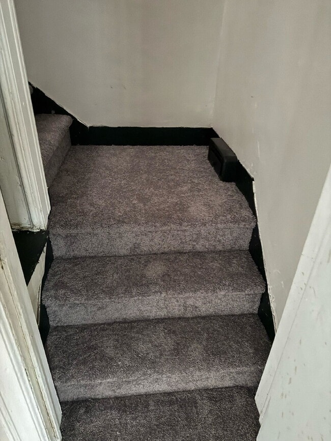 Building Photo - Your Next Home Awaits at 15840 Ardmore!