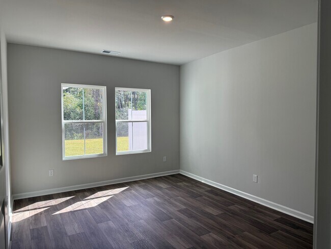 Building Photo - 1033 Arborwood Ln SW