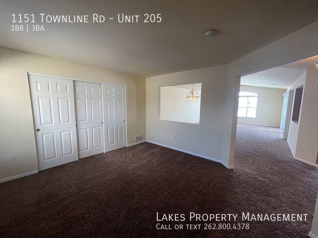 Building Photo - Spacious Executive Style Condo