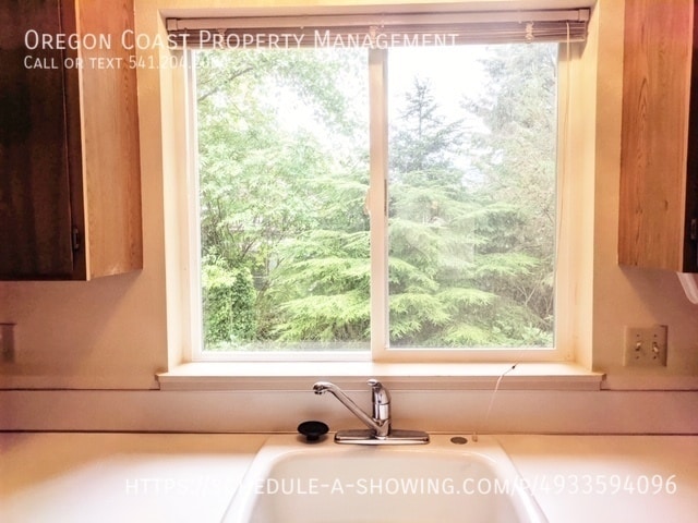 Building Photo - 1115 Walking Wood