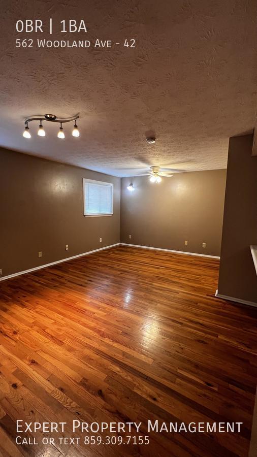 Building Photo - 562 Woodland Ave