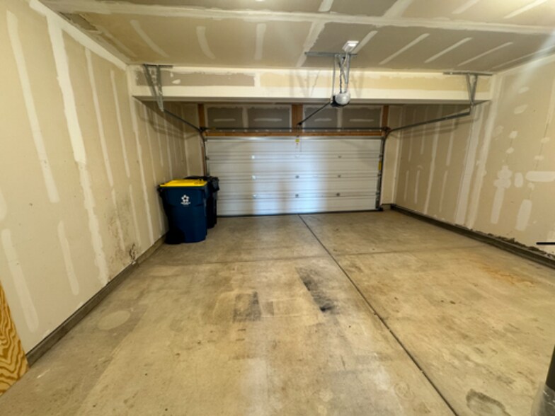 Building Photo - 13255 Minden Dr