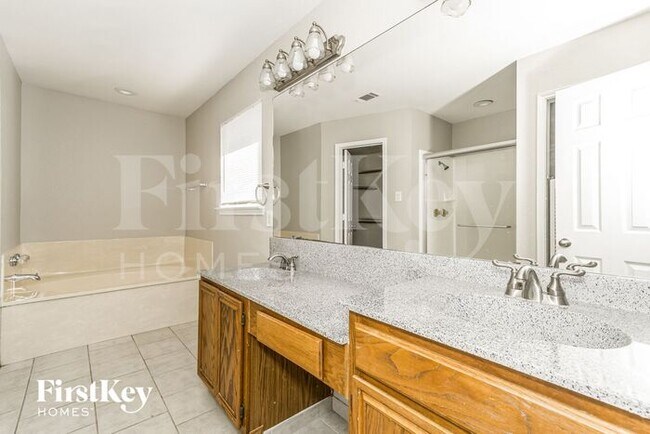 Building Photo - 1716 Trinity Hill