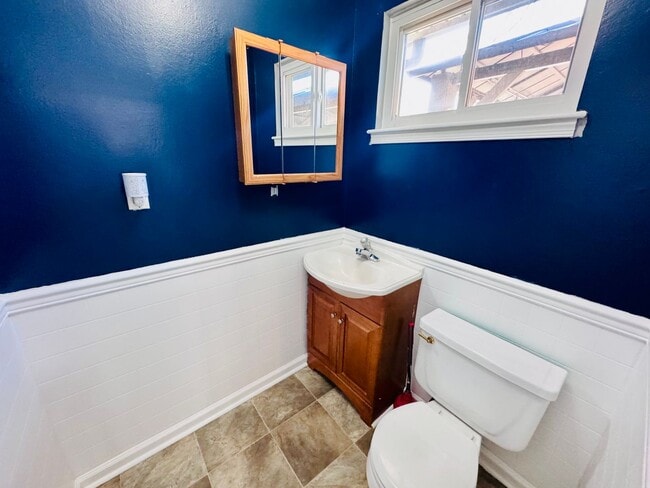 Building Photo - Spacious 4-bedroom, 2.5-bath home in Virginia Beach