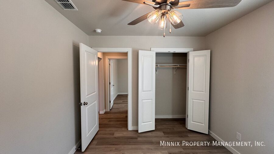 Building Photo - 7706 Elm Ave