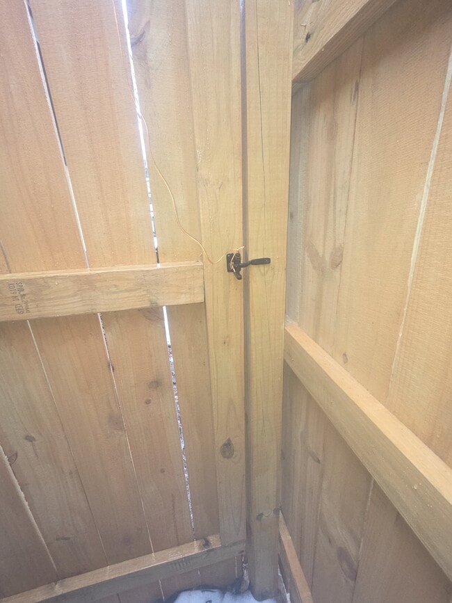 Building Photo - 744 Baltimore St