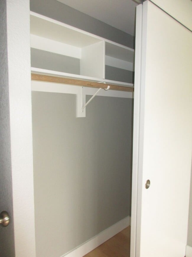 Building Photo - Harrison East Condos - 1 bed/1 bath w/balcony/storage/free laundry/pool (DOWNTOWN/PSU/OHSU)