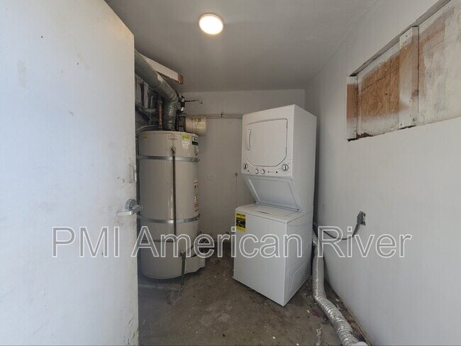 Building Photo - 3729 Balsam St
