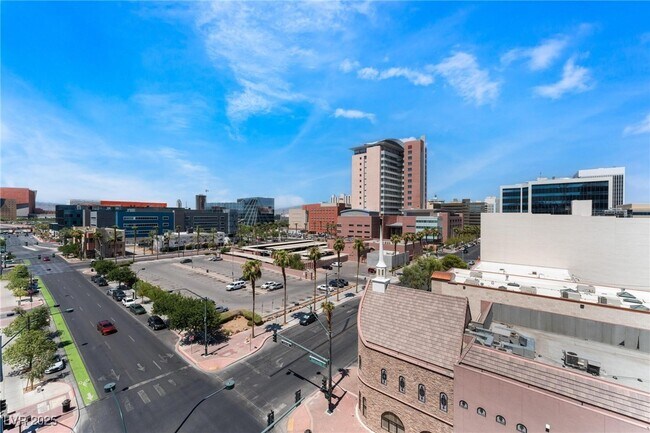 Building Photo - 353 E Bonneville Ave