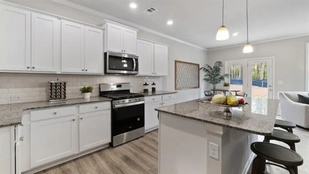 Building Photo - 72 Hughes Pl Dr