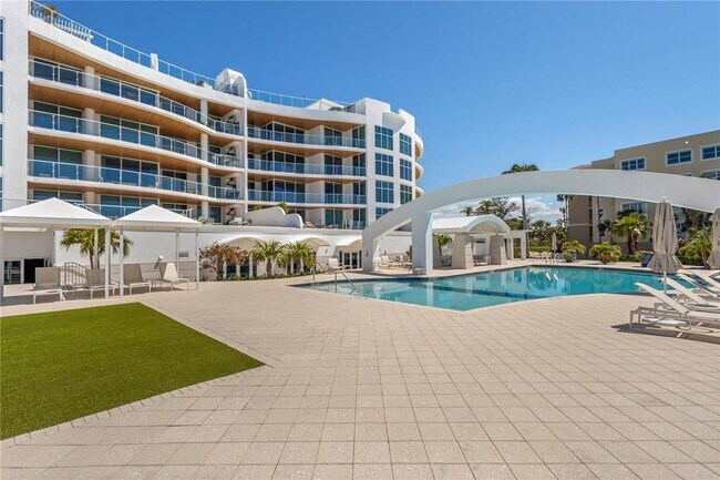 Building Photo - 2251 Gulf of Mexico Dr