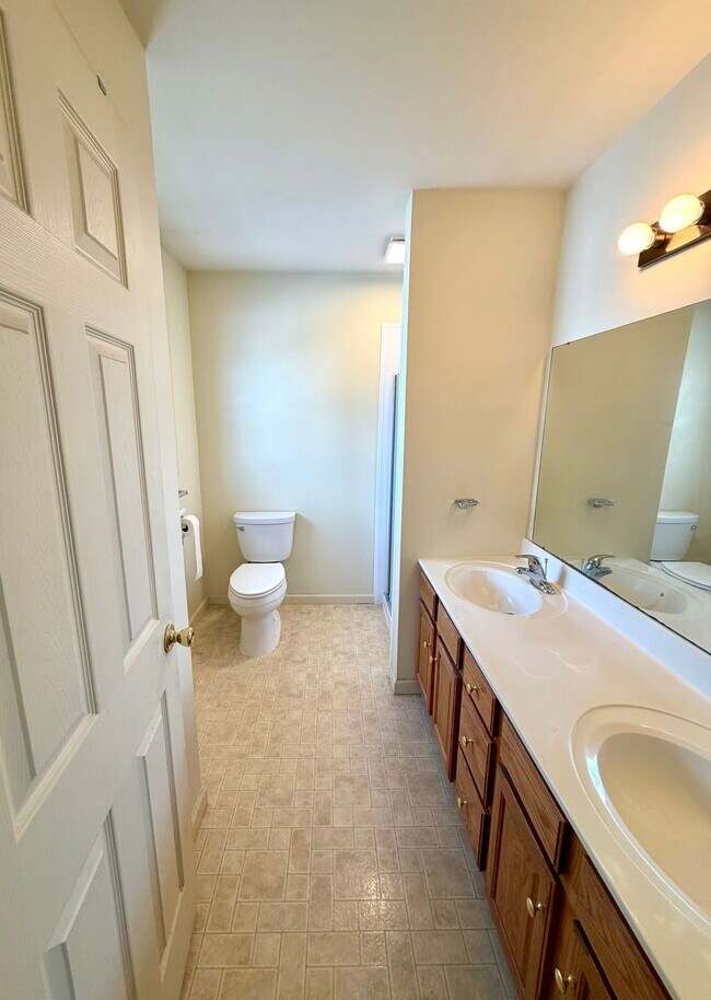 Building Photo - 104 Kentshire Dr