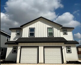 Building Photo - CALL FOR MORE DETAILS!!