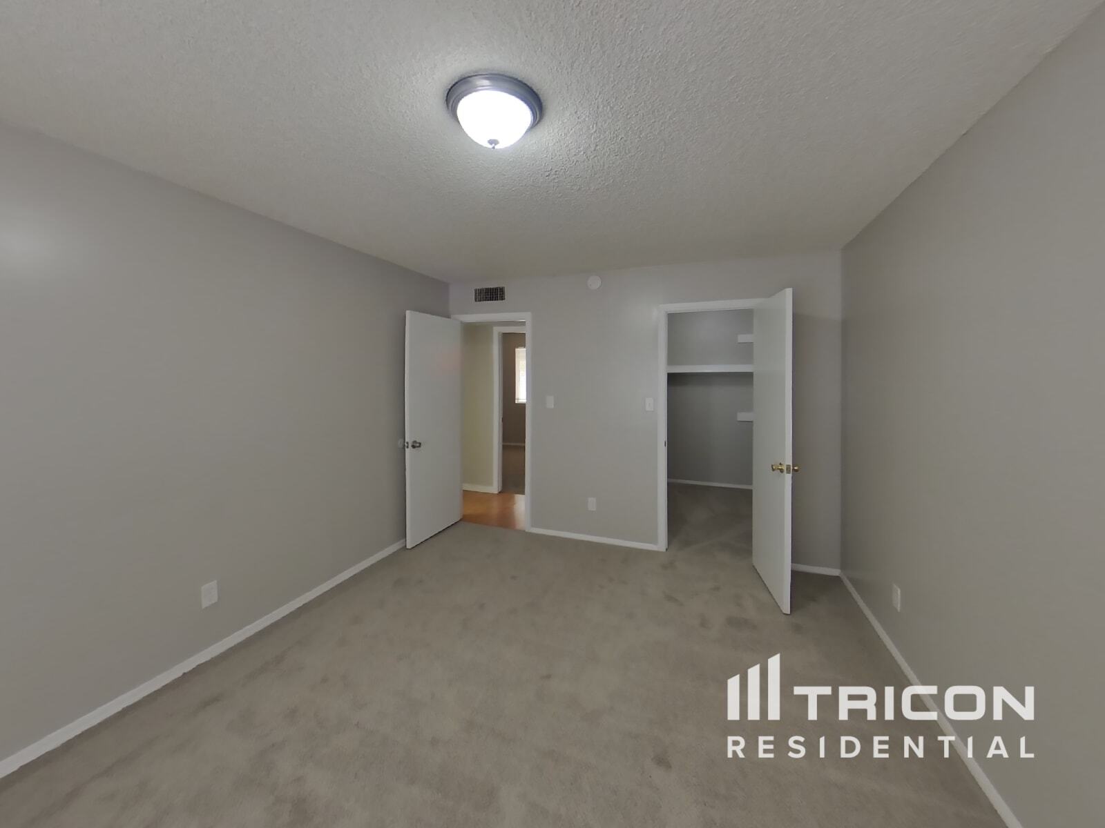 Building Photo - 1824 W Cheyenne Dr